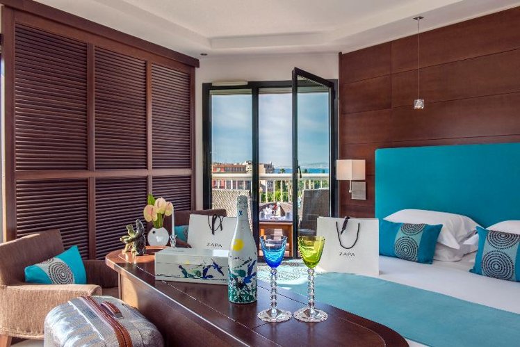 SUITE DELUXE Room