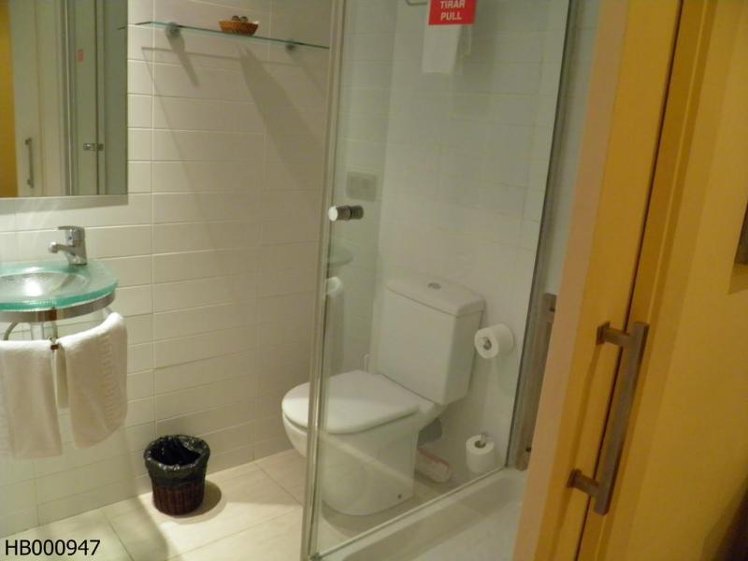 SINGLE STANDARD Room