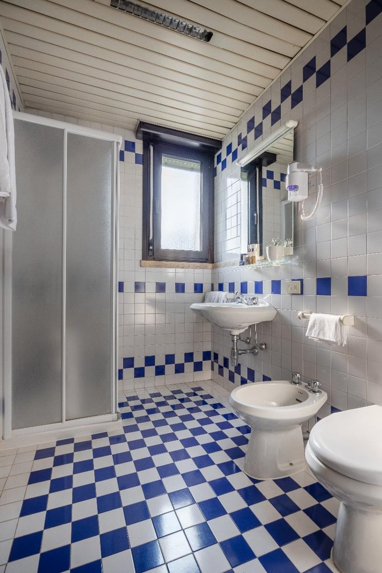 TRIPLE ONE BEDROOM ONE BATHROOM Room