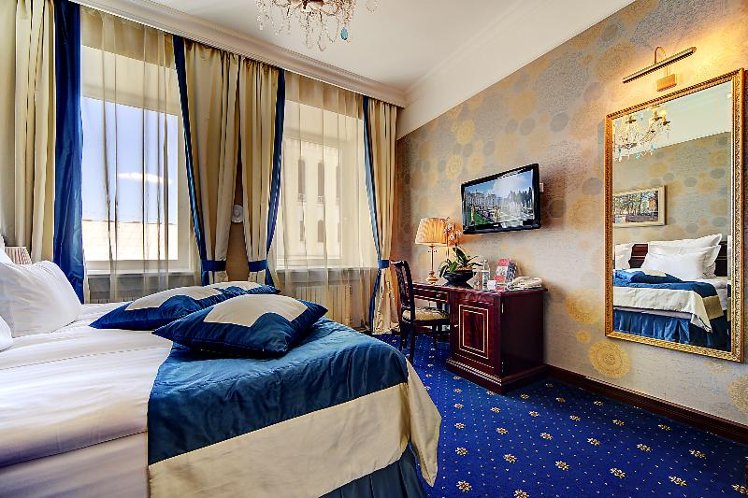 DOUBLE SINGLE USE DELUXE Room