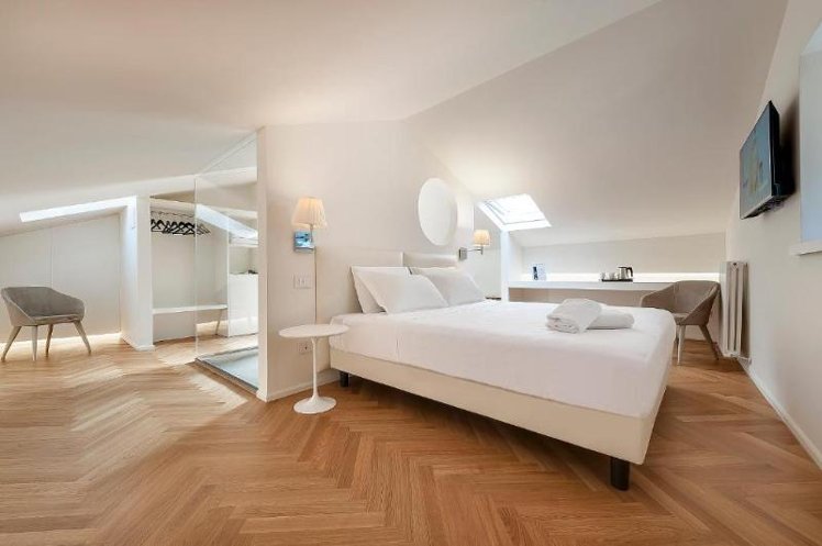 QUADRUPLE SUPERIOR Room