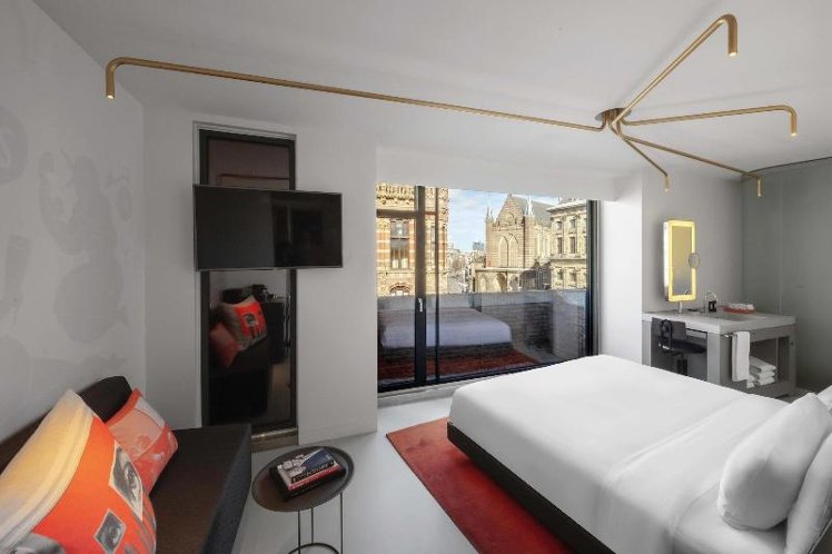 DOUBLE KING SIZE BED Room