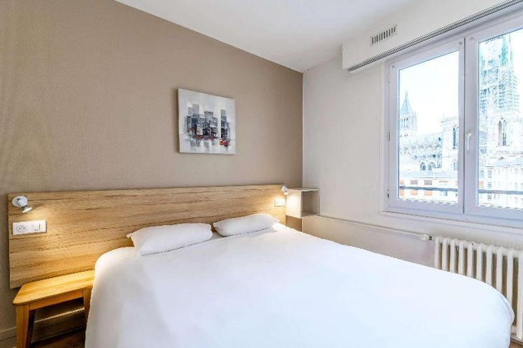 DOUBLE WITH DOUBLE BED Room