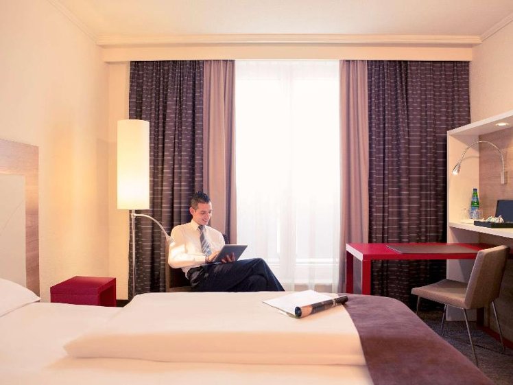 DOUBLE SUPERIOR KING BED Room