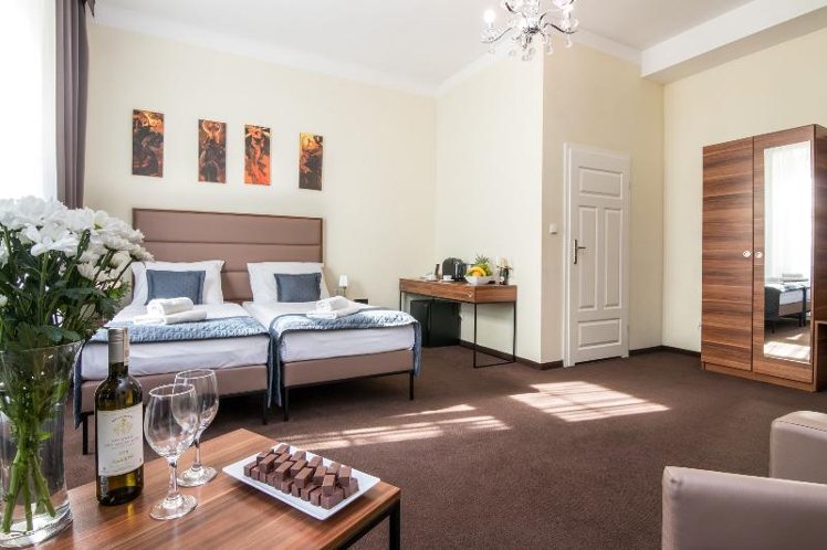 TRIPLE STANDARD Room