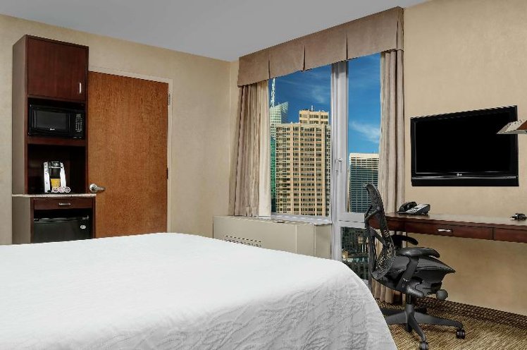 SUITE KING SIZE BED Room
