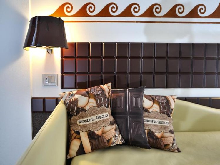 TRIPLE STANDARD Room