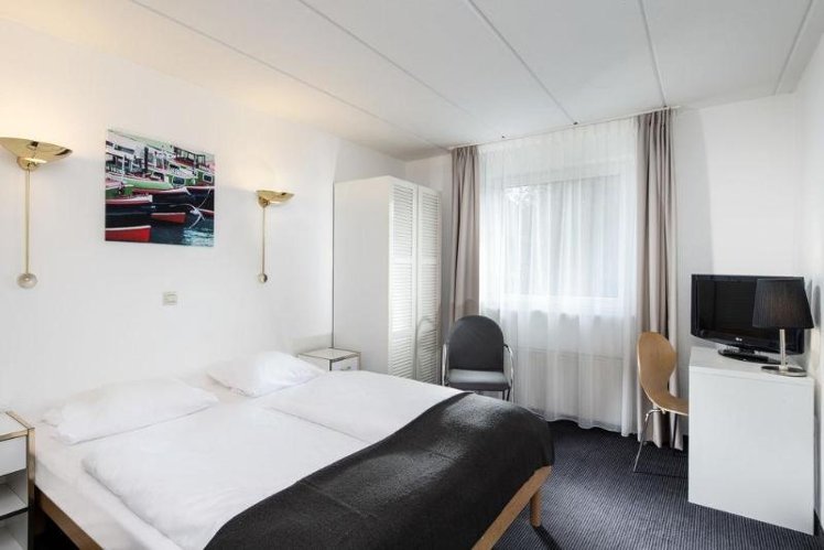 DOUBLE STANDARD Room