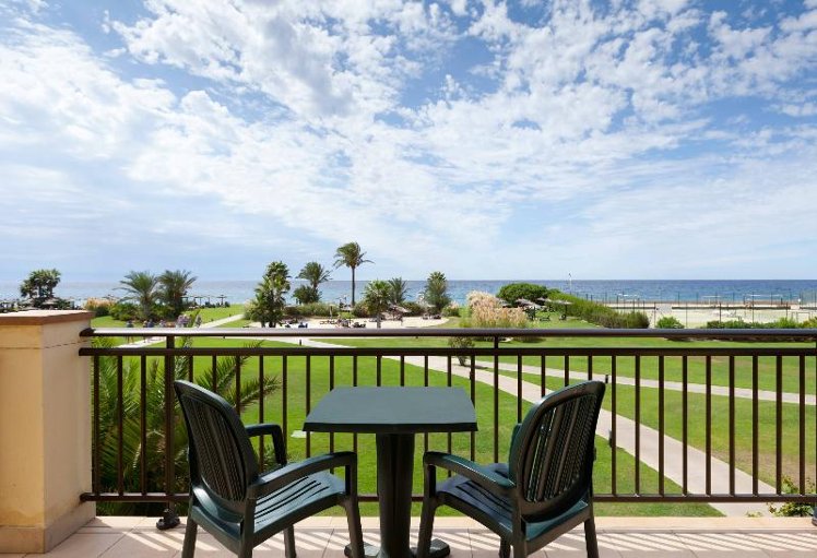 DOUBLE SEA FRONT Room