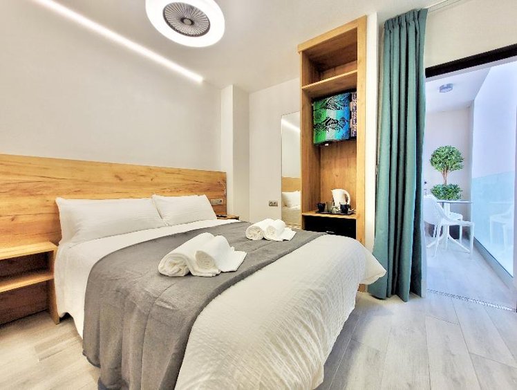 DOUBLE STANDARD Room