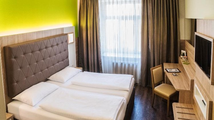 SINGLE STANDARD Room