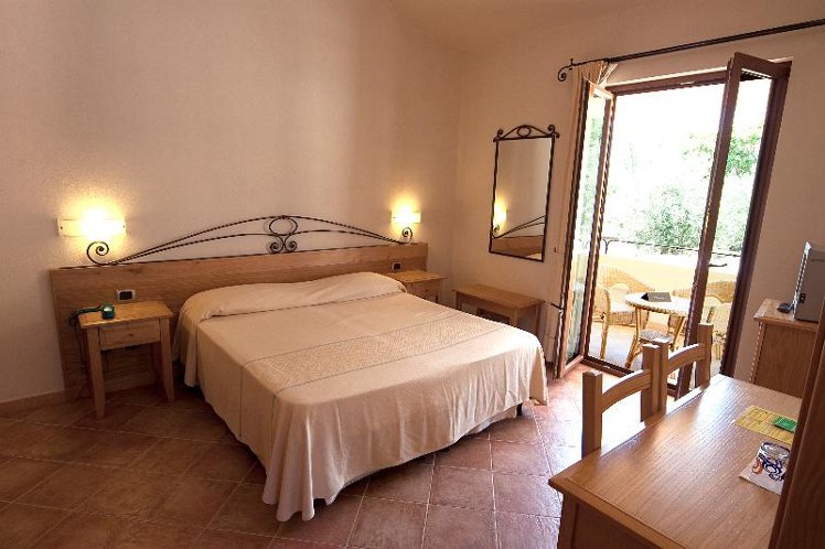 Double or Twin MOUNTAIN VIEW Room