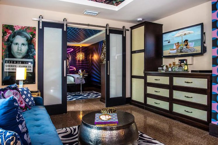 SUITE POOL VIEW Room