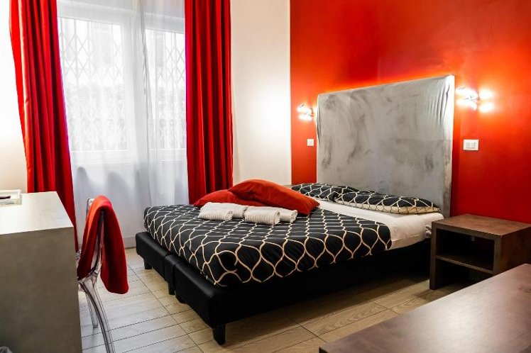 DOUBLE SINGLE USE WITH DOUBLE BED Room