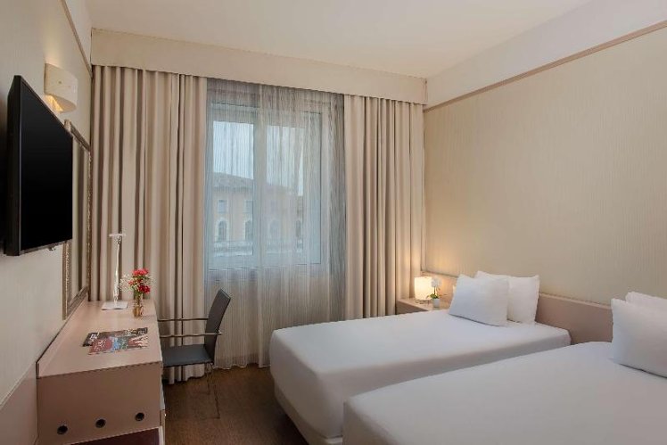 DOUBLE SINGLE USE STANDARD Room