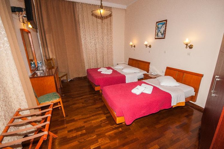 TRIPLE STANDARD Room