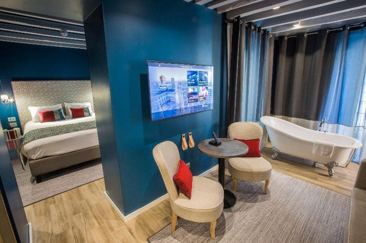 SUITE QUEEN SIZE BED Room