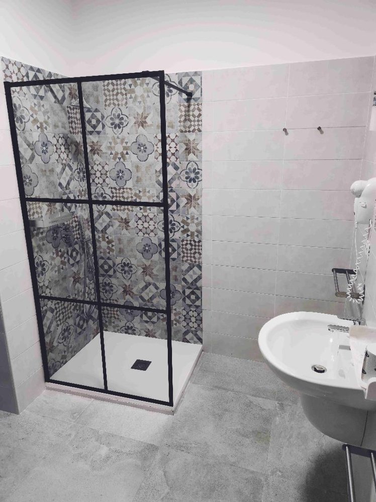 DOUBLE SINGLE USE STANDARD Room