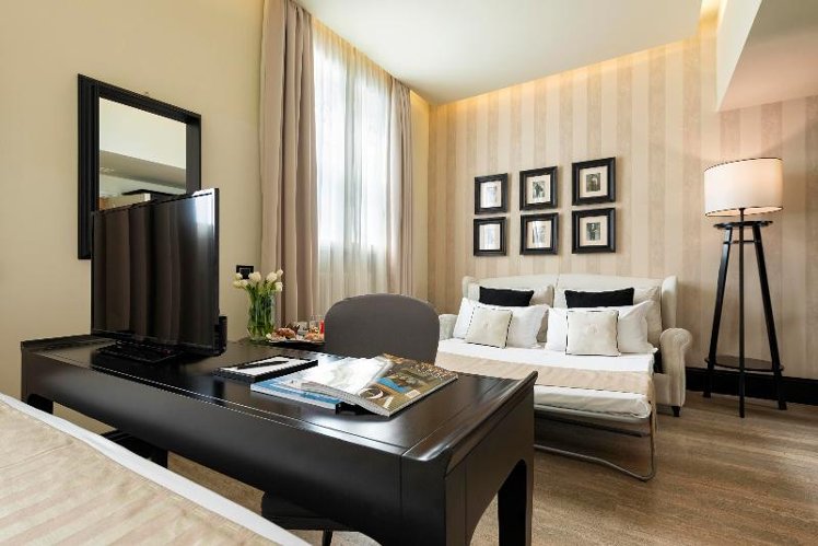 DOUBLE SUPERIOR Room