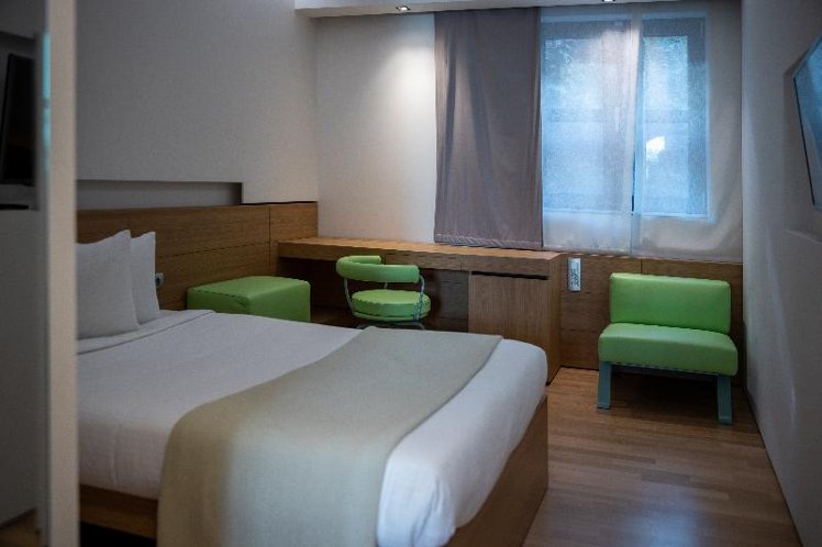 SINGLE STANDARD Room