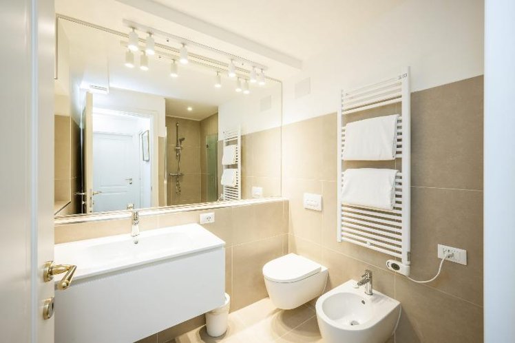 APARTMENT ONE BEDROOM TWO BATHROOMS Room