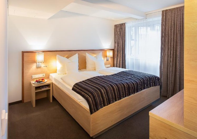 JUNIOR SUITE STANDARD Room
