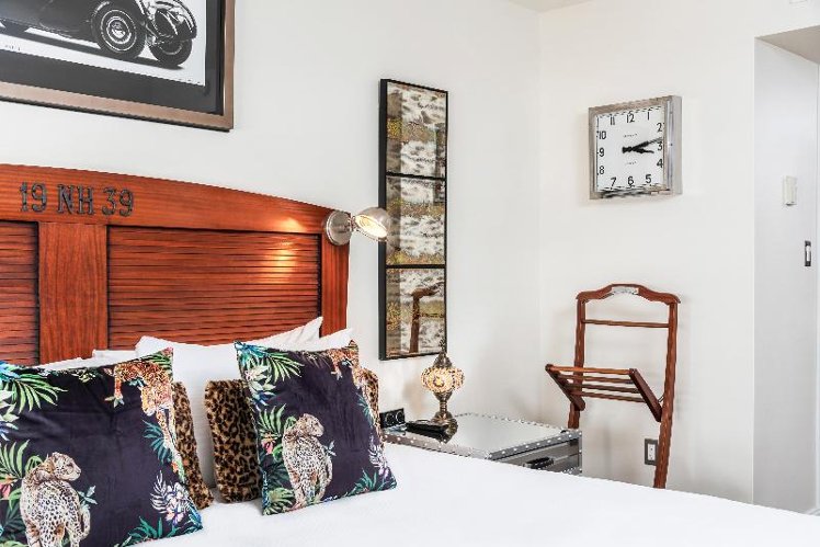 DOUBLE OCEAN VIEW KING BED Room
