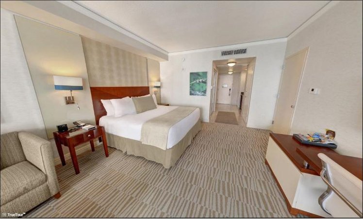 JUNIOR SUITE BAY VIEW KING BED Room