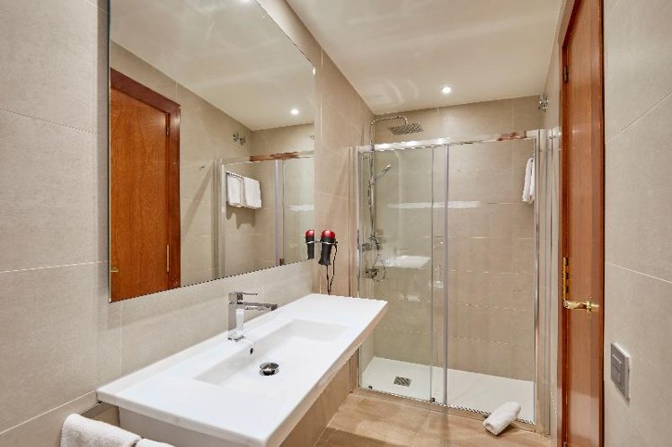 Double or Twin DELUXE Room