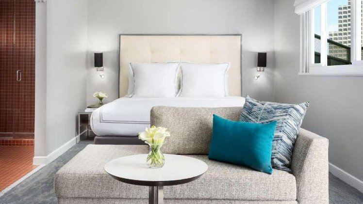SUITE CITY VIEW KING BED Room