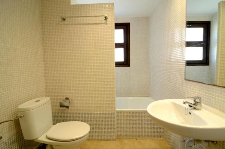APARTMENT CAPACITY 7 THREE BEDROOMS Room