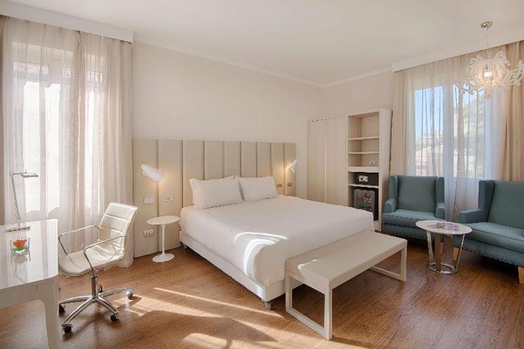 DOUBLE SINGLE USE SUPERIOR Room
