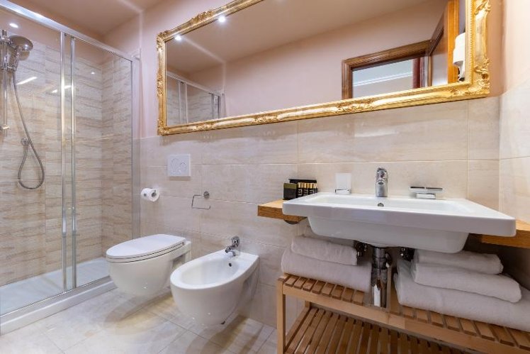 DOUBLE STANDARD Room