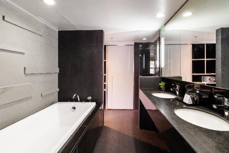 SUITE KING SIZE BED Room