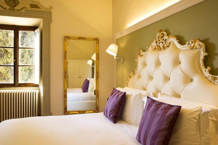 DOUBLE SUPERIOR KING BED Room