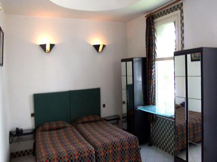 SINGLE STANDARD Room