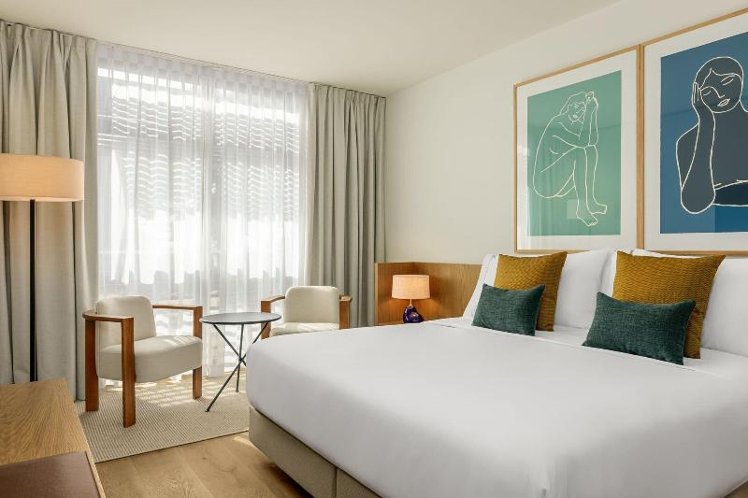 DOUBLE GARDEN VIEW KING BED Room