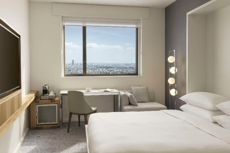 SUITE KING SIZE BED Room