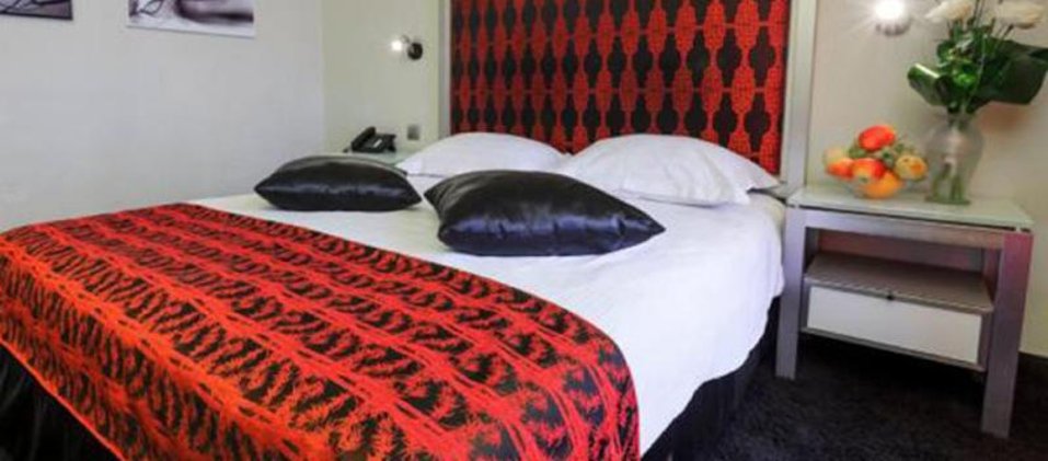 SUITE KING SIZE BED Room
