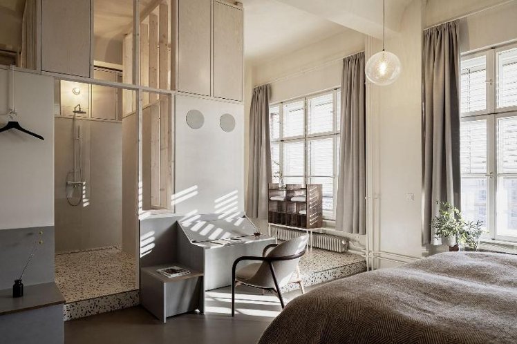 DOUBLE KING SIZE BED Room