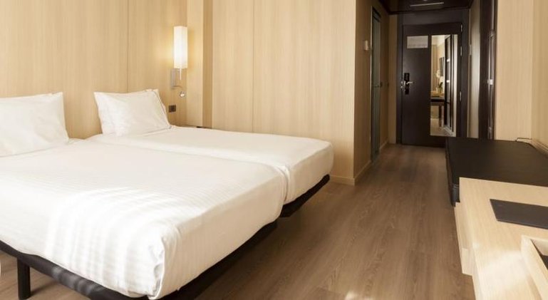 DOUBLE SINGLE USE STANDARD Room