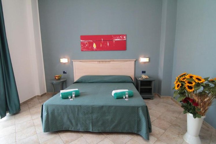 DOUBLE SINGLE USE STANDARD Room