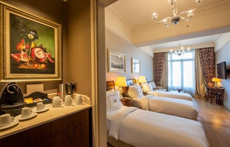 STUDIO GRAND Room