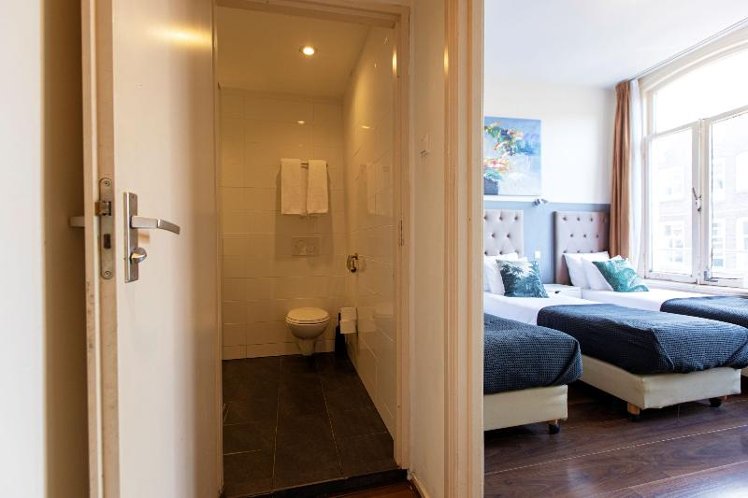 TRIPLE STANDARD Room