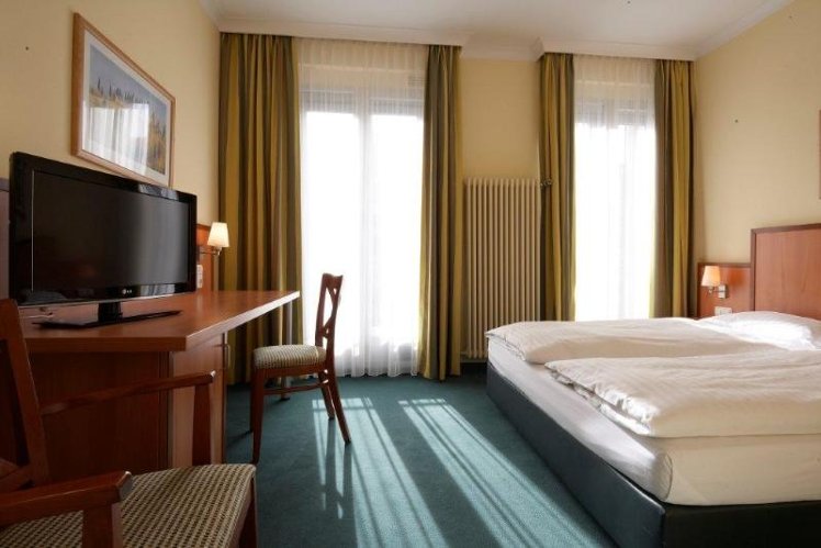 DOUBLE STANDARD Room