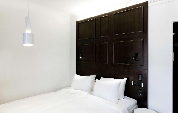 JUNIOR SUITE KING SIZE BED Room