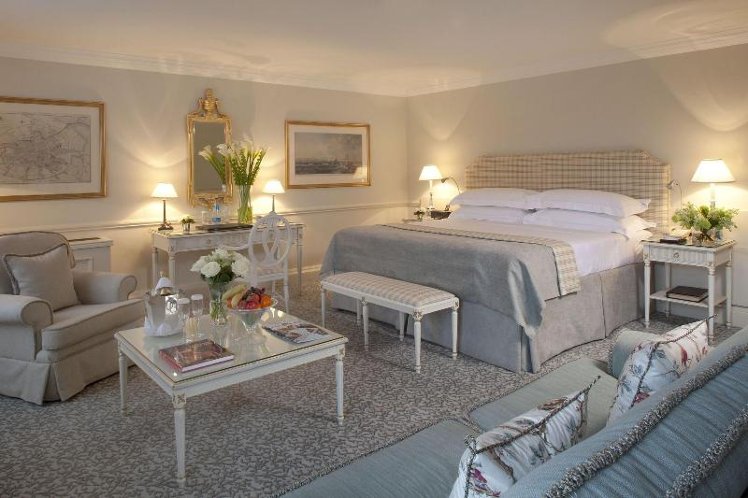 HOUSE DELUXE KING BED Room