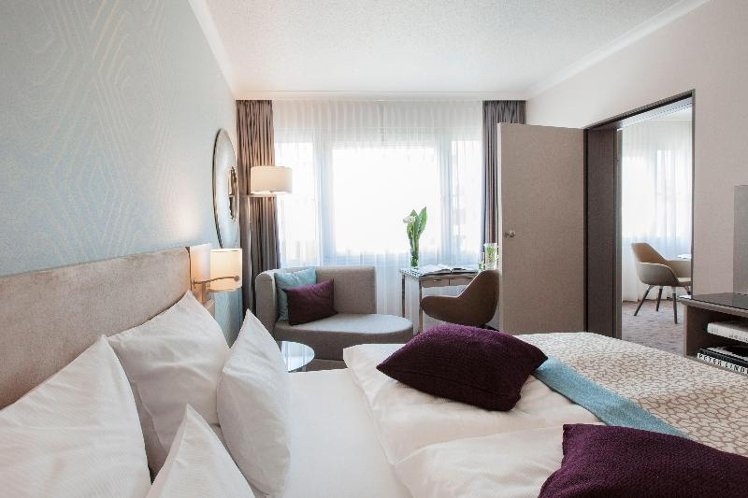 SUITE KING SIZE BED Room