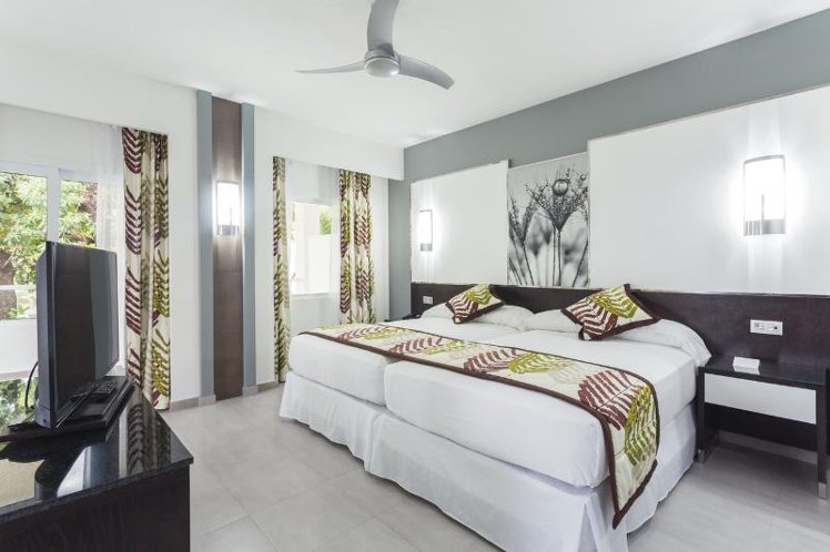 JUNIOR SUITE STANDARD Room