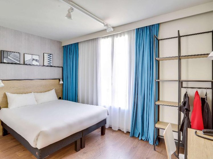 DOUBLE WITH DOUBLE BED Room